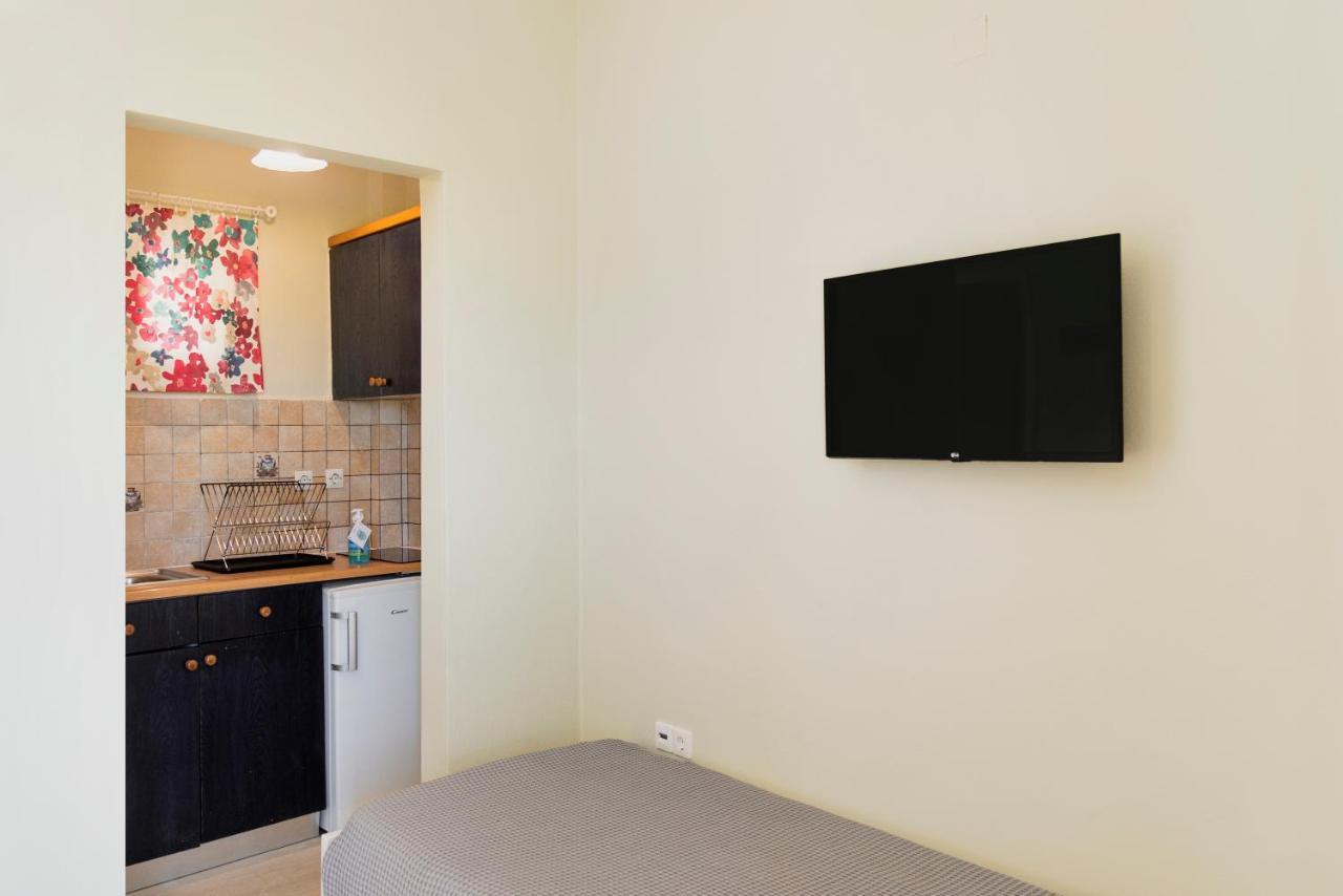 קאבוס Kamini Apartments מראה חיצוני תמונה