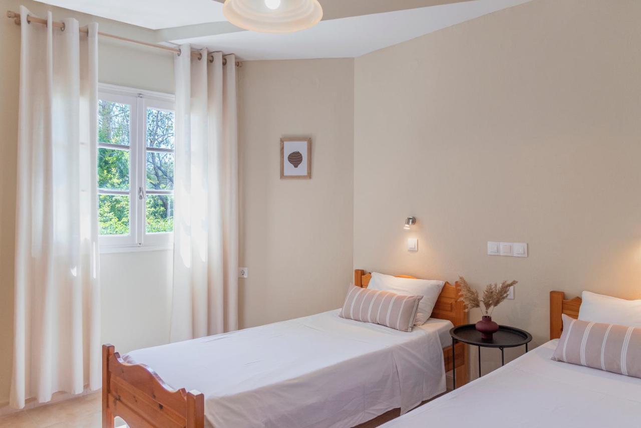 קאבוס Kamini Apartments מראה חיצוני תמונה