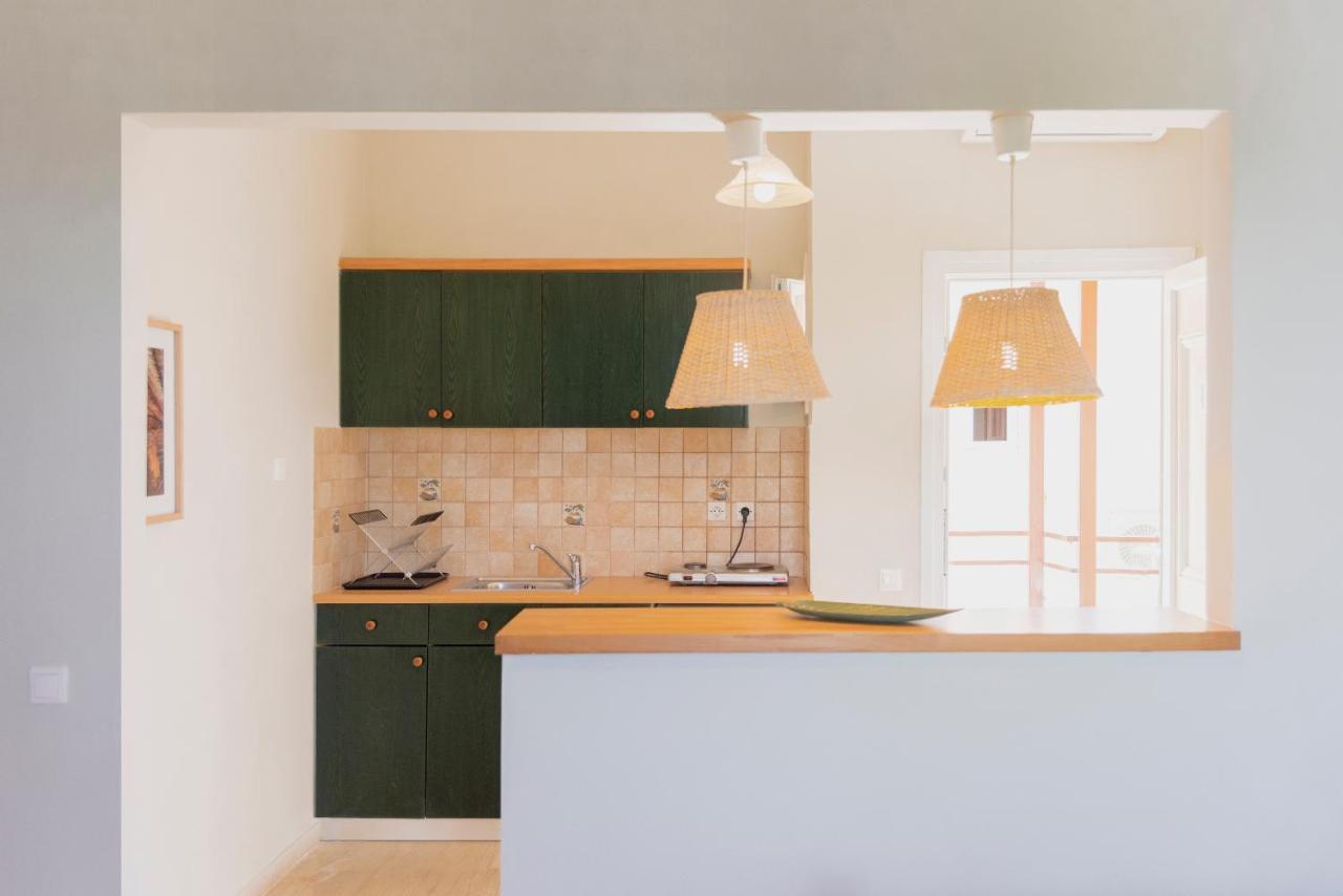קאבוס Kamini Apartments מראה חיצוני תמונה