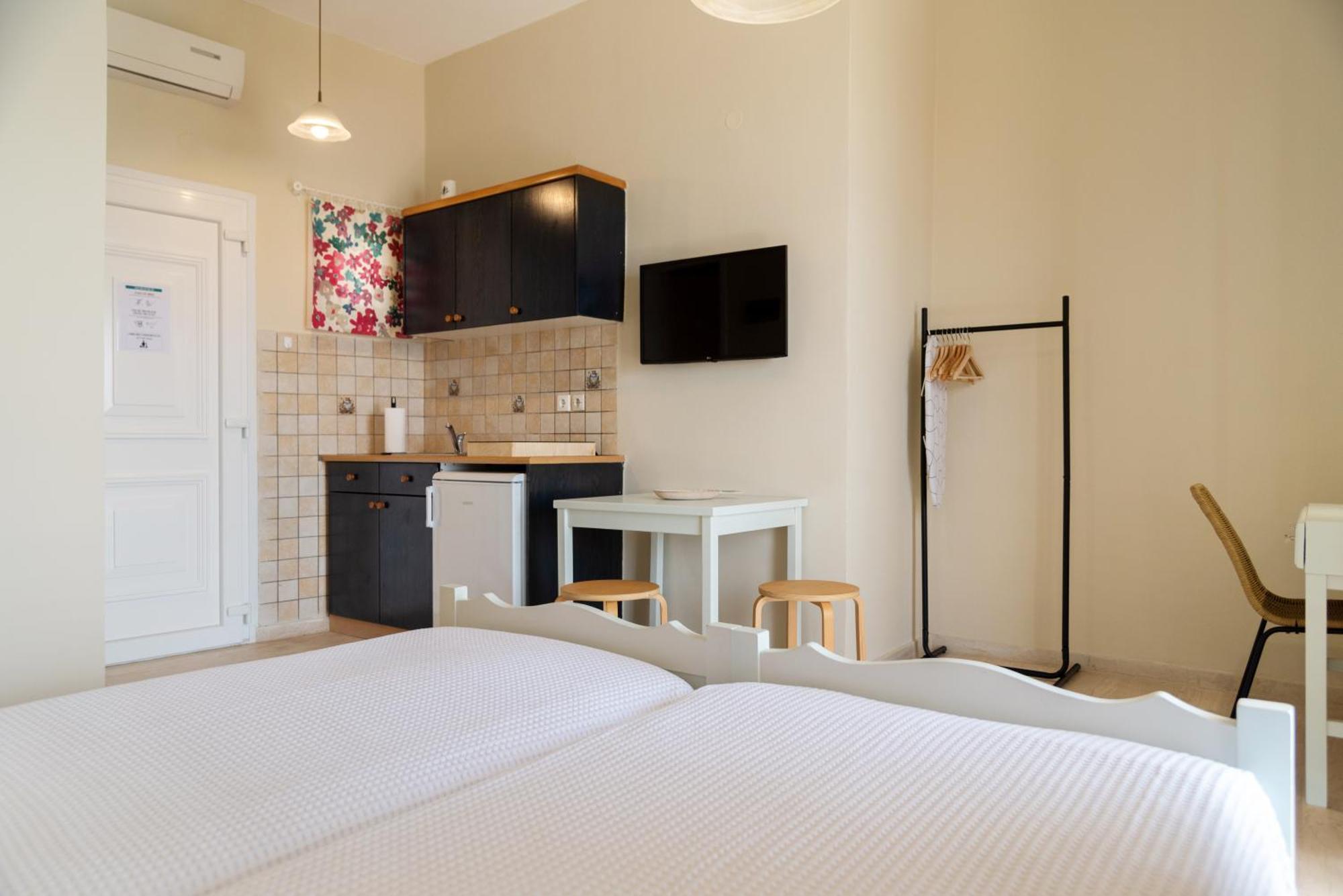 קאבוס Kamini Apartments מראה חיצוני תמונה