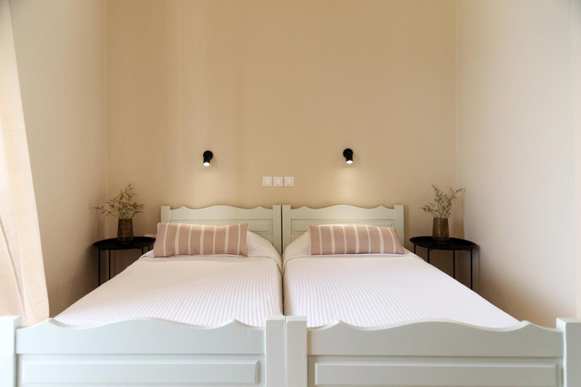 קאבוס Kamini Apartments מראה חיצוני תמונה
